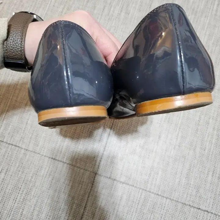 [BUNJANG] Ferragamo Ribbon Embellished Flat Shoes / 페라가모 리본 장식 플랫 슈즈 블랙