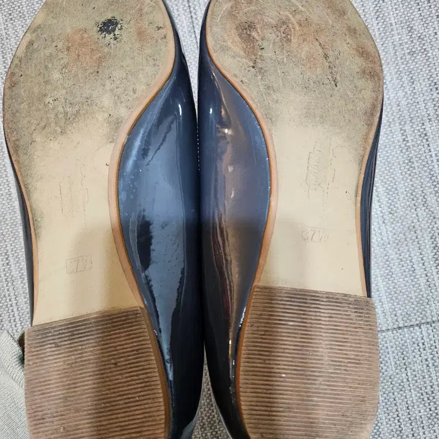 [BUNJANG] Ferragamo Ribbon Embellished Flat Shoes / 페라가모 리본 장식 플랫 슈즈 블랙