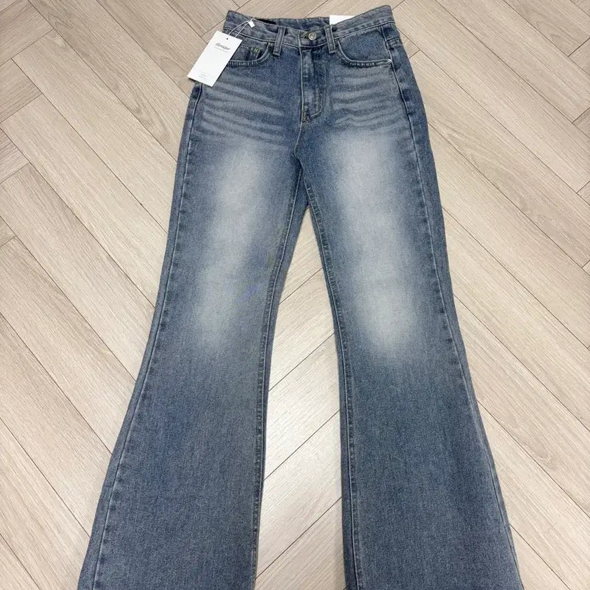 [BUNJANG] Hinik Semi-Wide Bootcut Light Blue Jeans / 히니크 세미와이드 부츠컷 연청 S 새상품