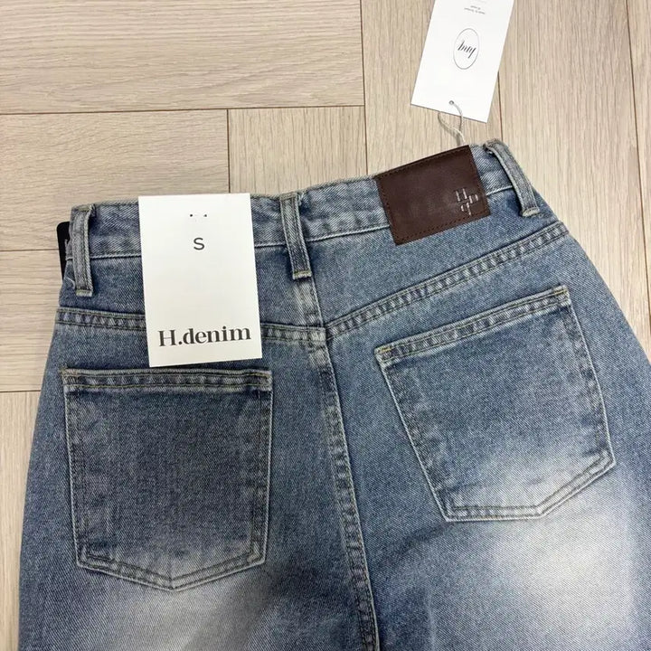[BUNJANG] Hinik Semi-Wide Bootcut Light Blue Jeans / 히니크 세미와이드 부츠컷 연청 S 새상품