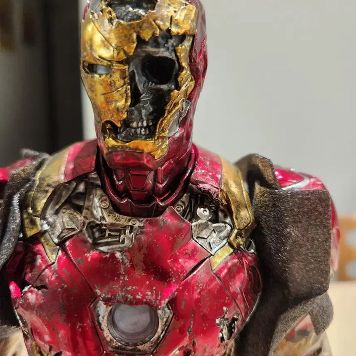 [BUNJANG] Hot Toys Iron Man Illusion Model Kit / 핫토이 아이언맨 일루전