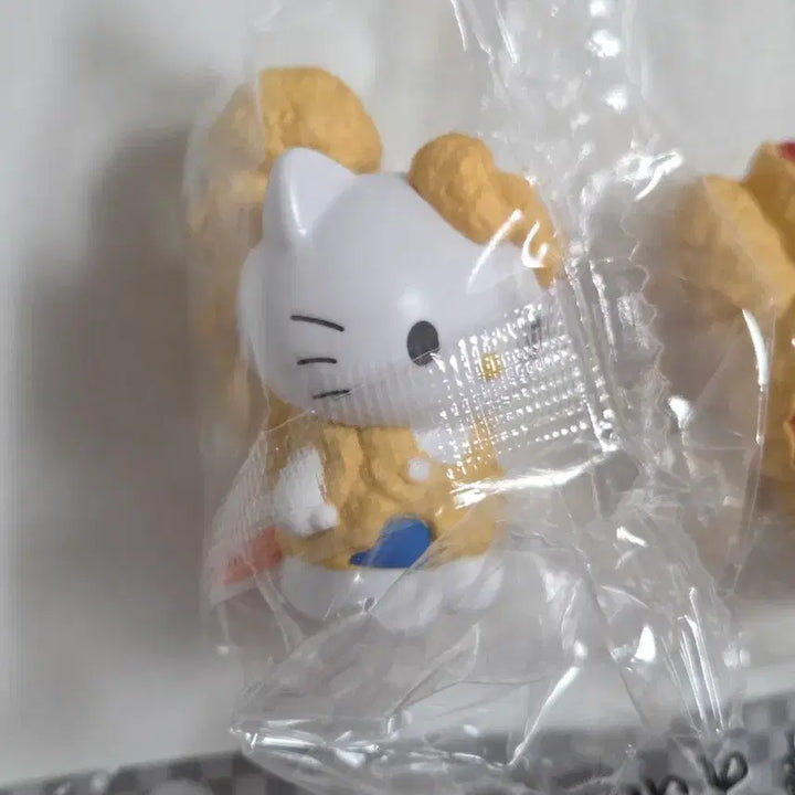 [BUNJANG] Sanrio Tempura Gacha Bundle Set (Hello Kitty, My Melody) / (미개봉/일괄) 산리오 튀김 덴뿌라 가챠 (키티, 마이멜로디)