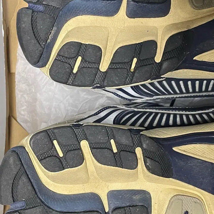 [BUNJANG] Nike Zoom Vomero 5 275 Sneakers / 나이키 줌 보메로5 275