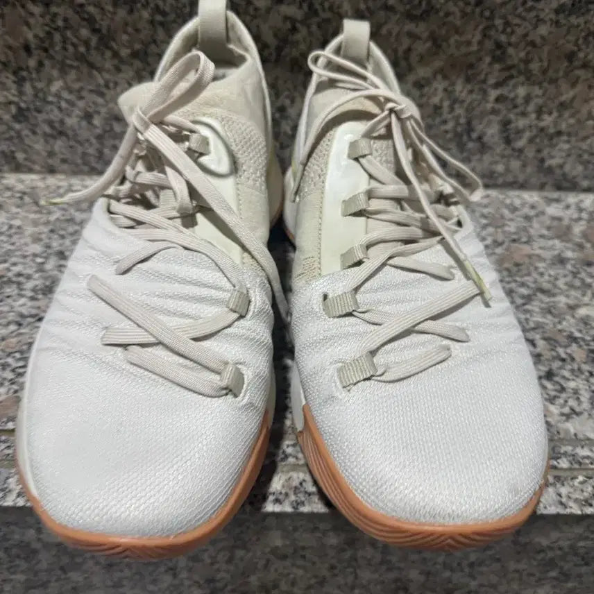 [SOLD OUT] 언더아머 커리5 아이보리 270 검솔