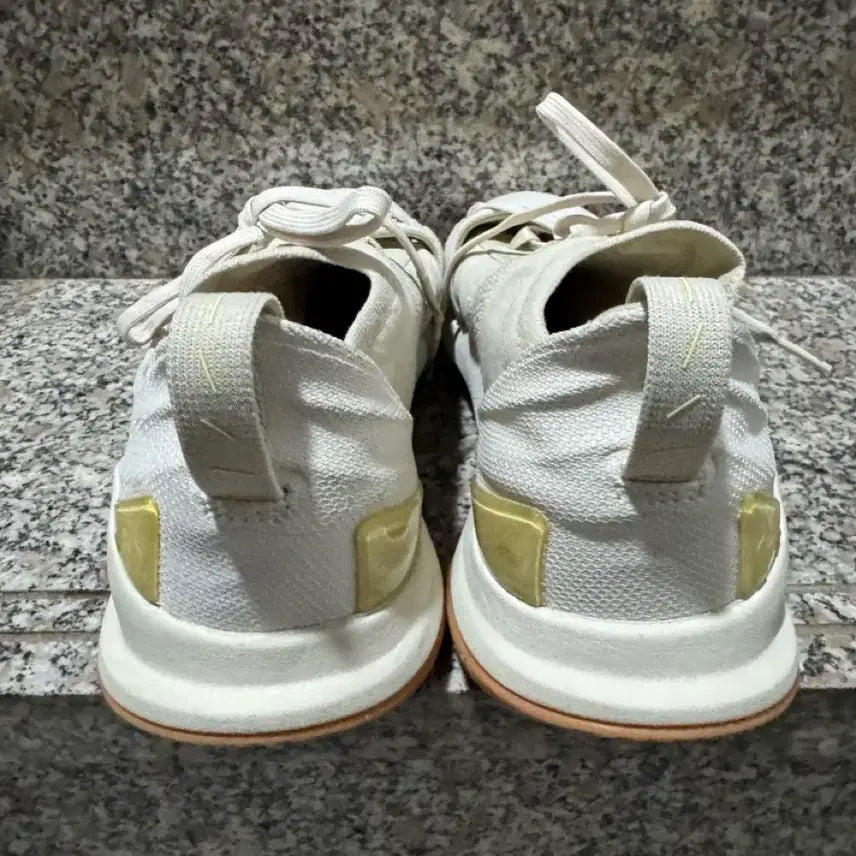 [SOLD OUT] 언더아머 커리5 아이보리 270 검솔