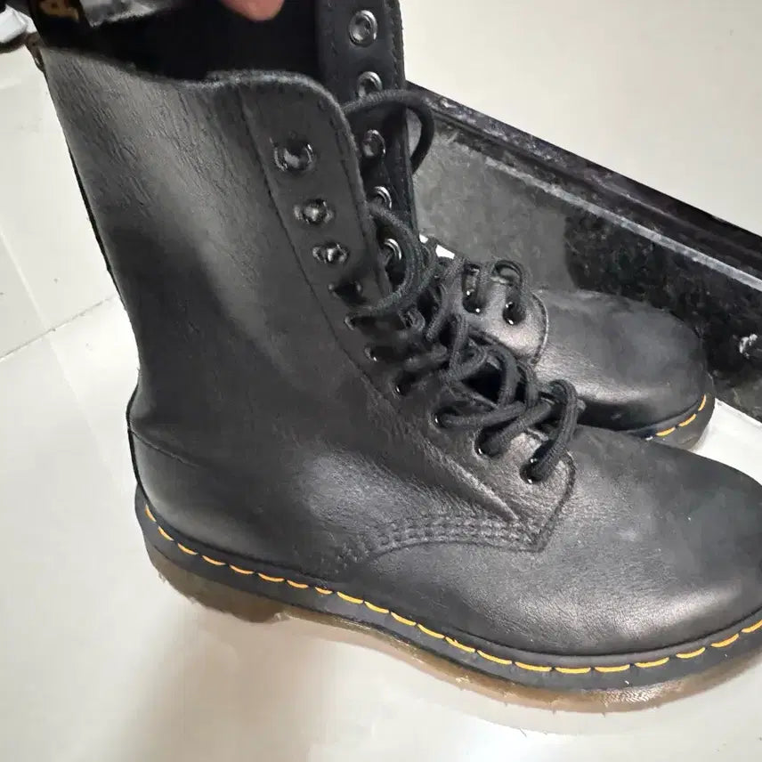 [BUNJANG] Dr. Martens 1490 Black Boots UK5 / 닥터마틴 1490 블랙 부츠 UK5 (240mm)