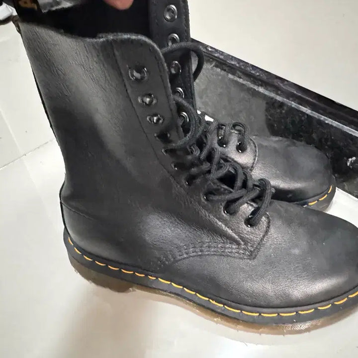[BUNJANG] Dr. Martens 1490 Black Boots UK5 / 닥터마틴 1490 블랙 부츠 UK5 (240mm)