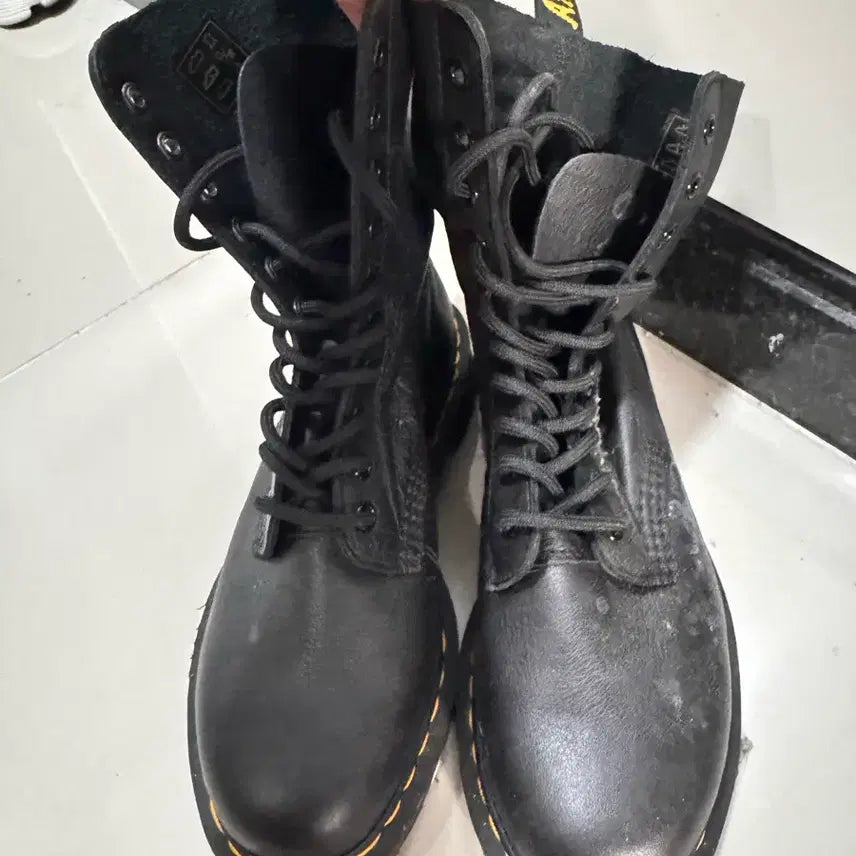 [BUNJANG] Dr. Martens 1490 Black Boots UK5 / 닥터마틴 1490 블랙 부츠 UK5 (240mm)