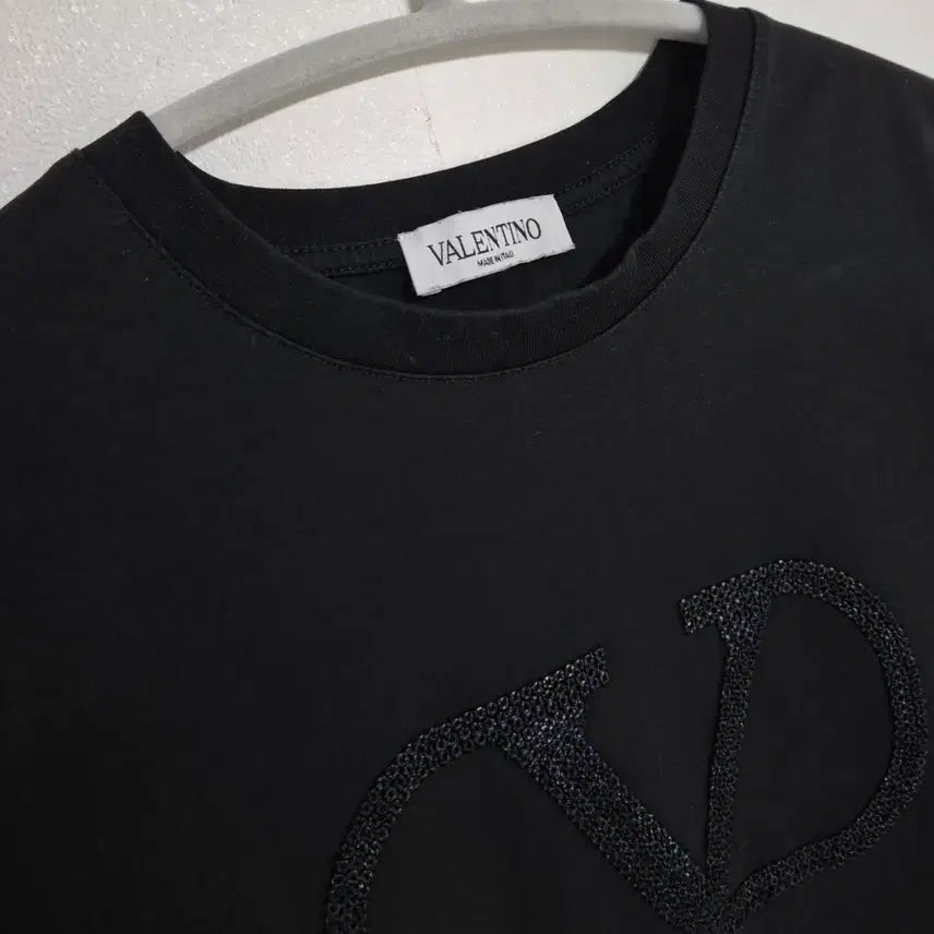 [BUNJANG] Valentino V Logo Sequin Short Sleeve T-shirt / (정품) 발렌티노 V로고 스팽글 반팔 티셔츠 S