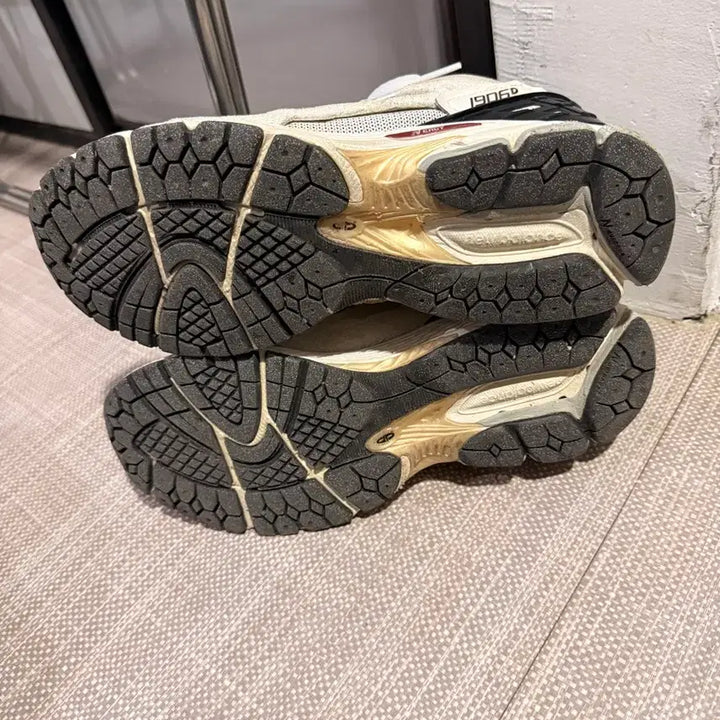 [BUNJANG] New Balance 1906 Protection Sneakers / 뉴발란스 1906 프로텍션 285