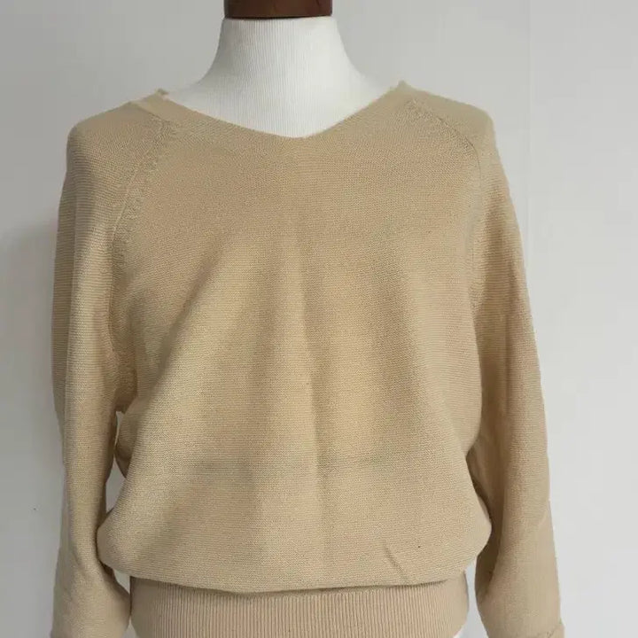 [BUNJANG] Beige V-Neck Knit Sweater / 베이지 V넥 니트