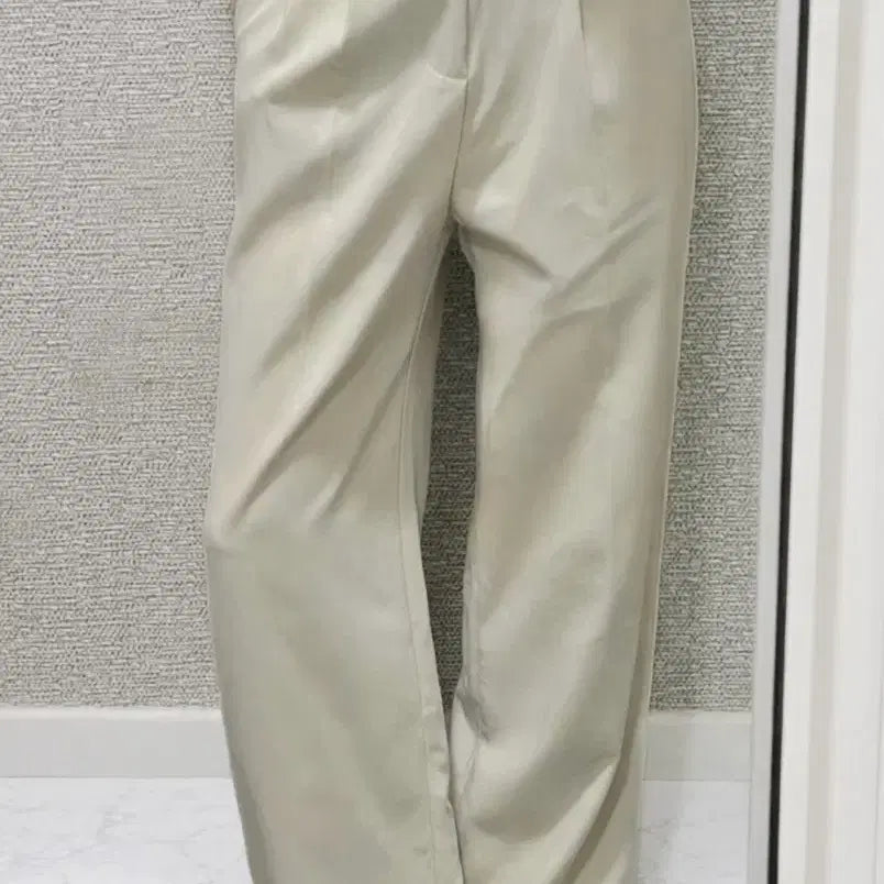 [BUNJANG] Wide High-Waist Slacks (Size S) / [세탁완료] 와이드 뒷밴딩 하이웨스트 슬랙스 S