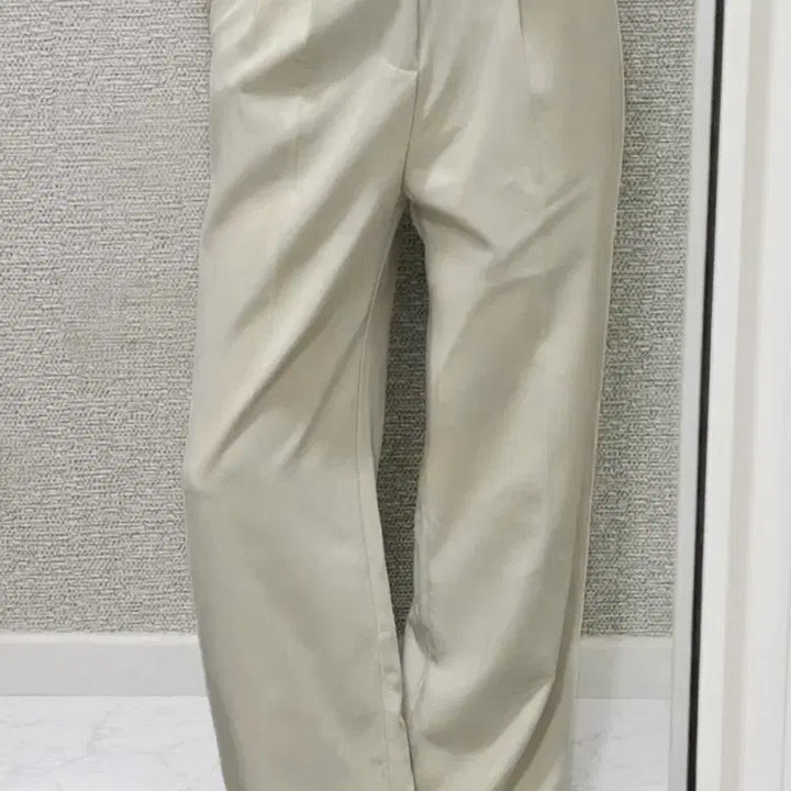[BUNJANG] Wide High-Waist Slacks (Size S) / [세탁완료] 와이드 뒷밴딩 하이웨스트 슬랙스 S