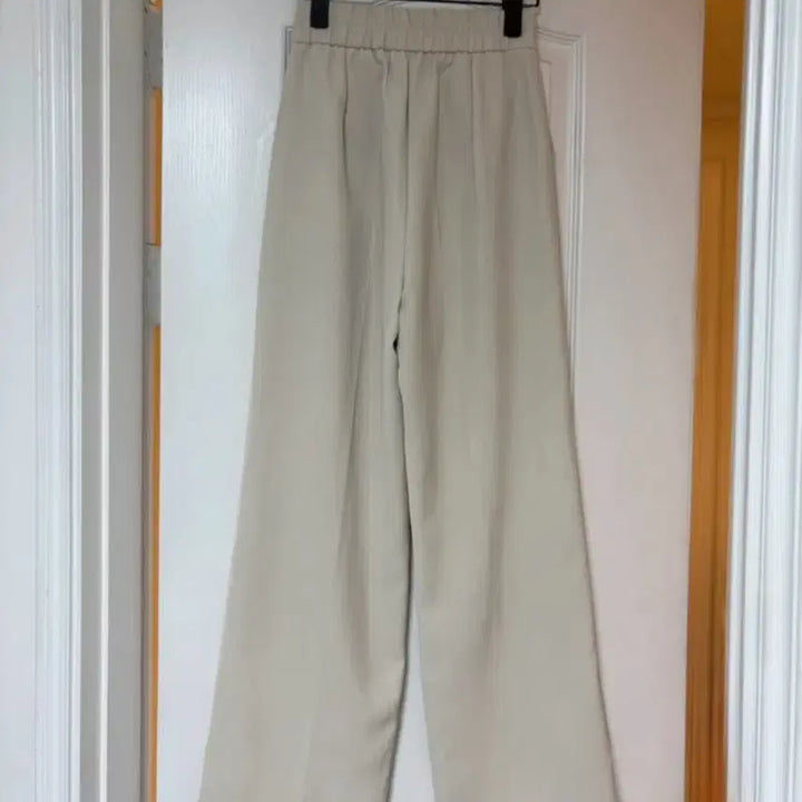 [BUNJANG] Wide High-Waist Slacks (Size S) / [세탁완료] 와이드 뒷밴딩 하이웨스트 슬랙스 S