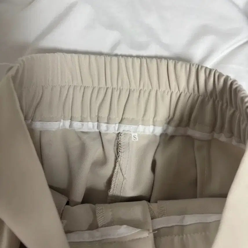 [BUNJANG] Wide High-Waist Slacks (Size S) / [세탁완료] 와이드 뒷밴딩 하이웨스트 슬랙스 S