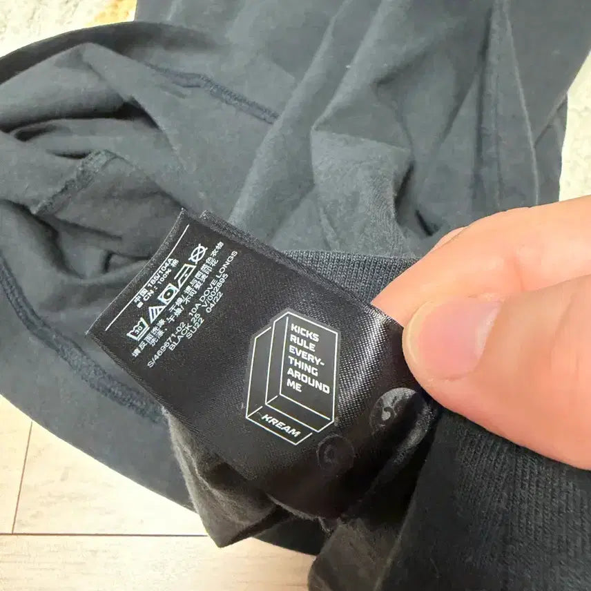 [BUNJANG] YZY GAP Engineered by Balenciaga Dove Longsleeve T-shirt / 이지 갭 엔지니어드 바이 발렌시아가 도브 롱슬리브 티셔츠 블랙 L