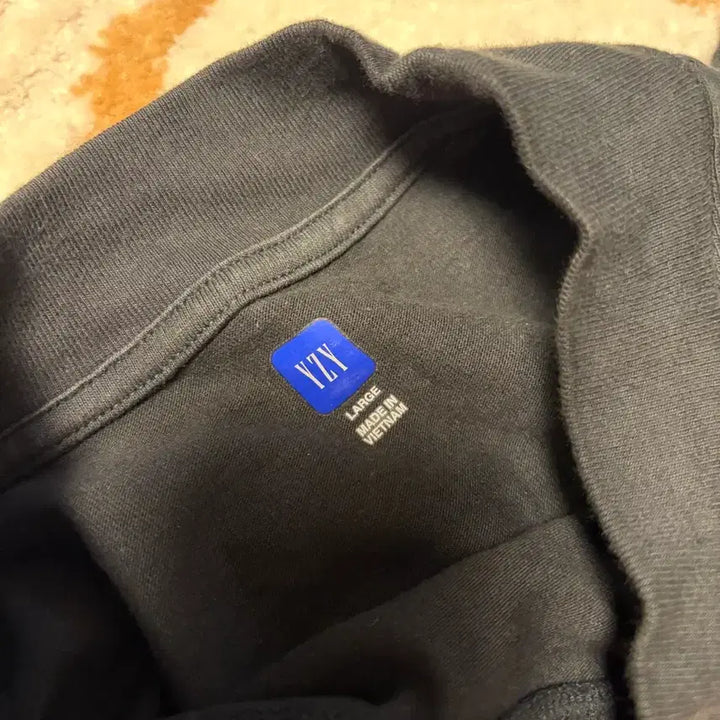 [BUNJANG] YZY GAP Engineered by Balenciaga Dove Longsleeve T-shirt / 이지 갭 엔지니어드 바이 발렌시아가 도브 롱슬리브 티셔츠 블랙 L