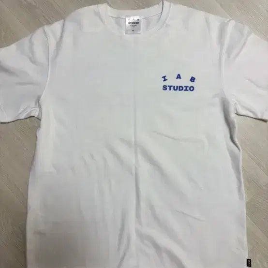 [BUNJANG] IAB Studio 10th Anniversary T-shirts White (M+XL) / 아이앱 스튜디오 10주년 티셔츠 화이트 M+XL (커플템 추천)