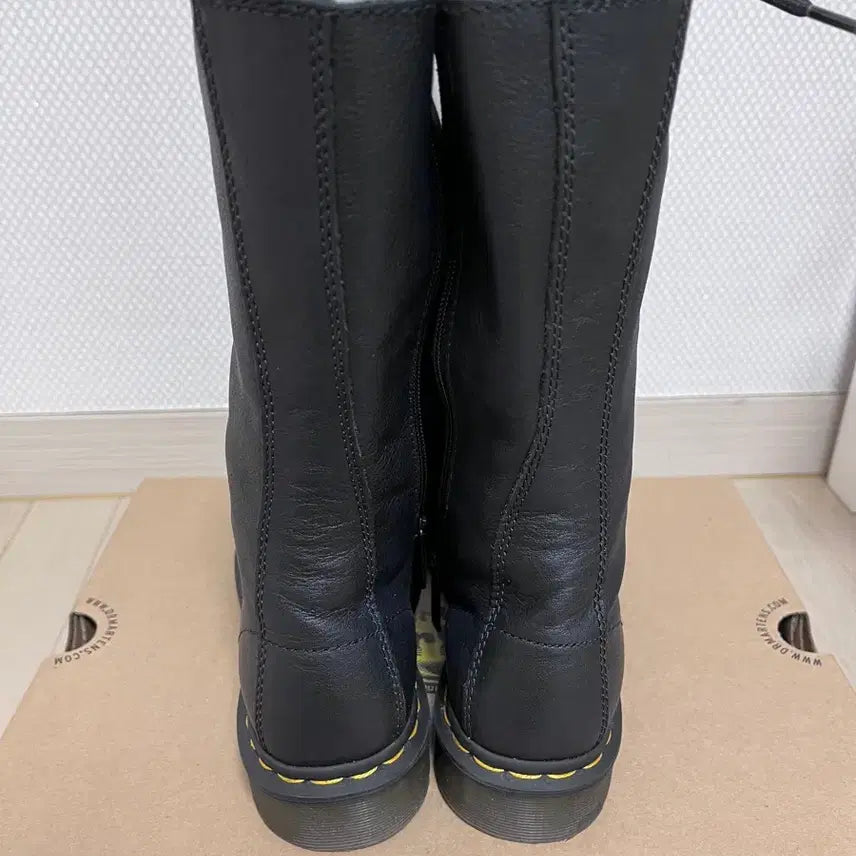 [BUNJANG] Dr. Martens 1B99 14 Hole Boots / 닥터마틴 1B99 14홀 250(uk6)