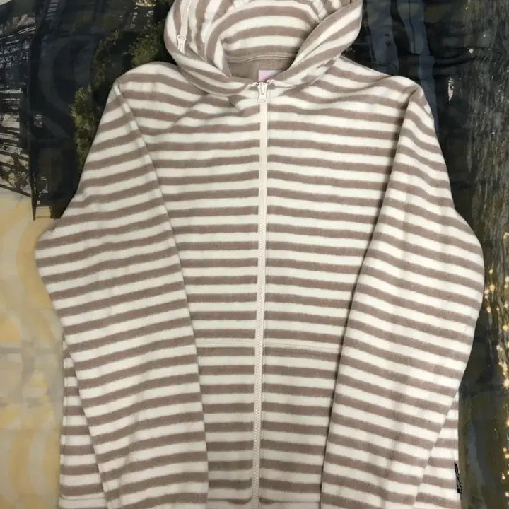 [BUNJANG] Safari Spot S.T.C. Stripe Fleece Zip-up Beige / 사파리스팟 S.T.C 스트라이프 플리스 머플러 집업 베이지
