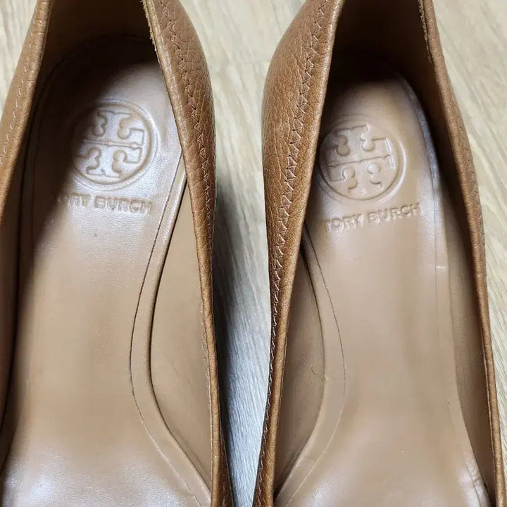 [BUNJANG] Tory Burch Open Toe Leather Wedge Heels / 토리버치 토오픈 가죽 웨지힐7.5/245