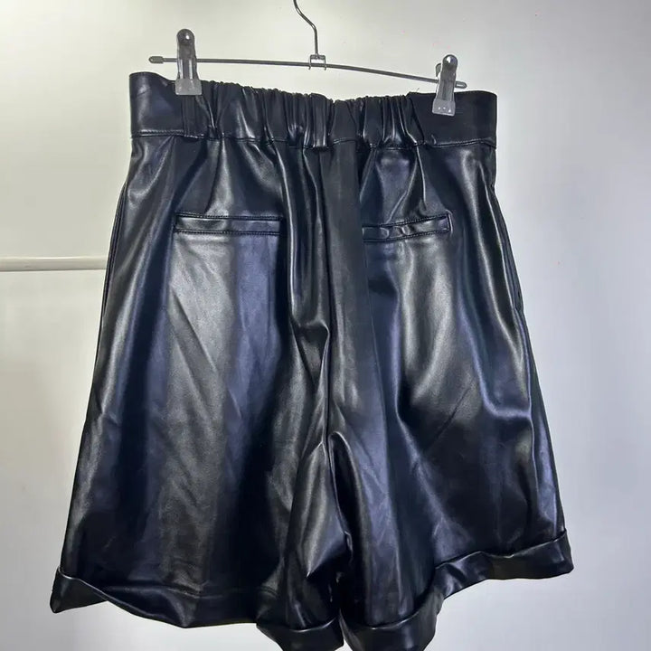 [BUNJANG] Black Leather Shorts / 블랙 레더 반바지 숏팬츠