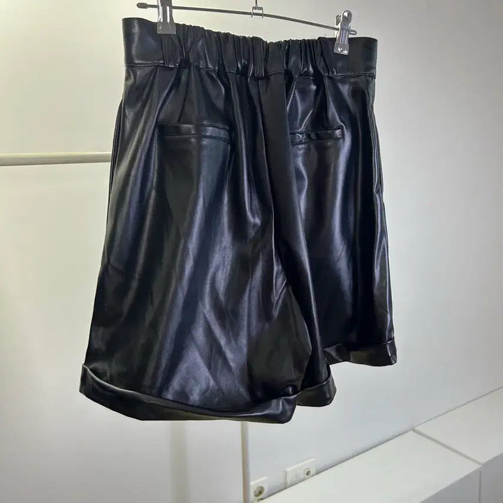 [BUNJANG] Black Leather Shorts / 블랙 레더 반바지 숏팬츠