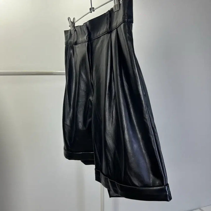 [BUNJANG] Black Leather Shorts / 블랙 레더 반바지 숏팬츠