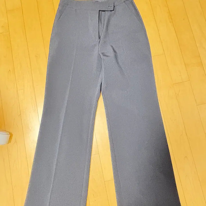 [BUNJANG] Theilma Dove Slim Flare Pants - Size S / 더일마 (기장수선) 도브슬림플레어팬츠 S 사이즈