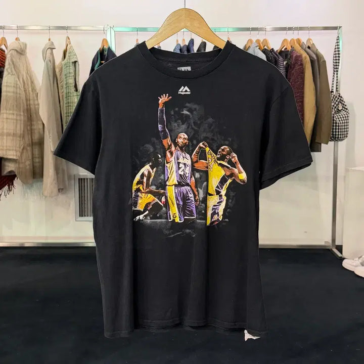 [BUNJANG] Kobe Bryant Amazing Happening T-shirt / [택포] [M] 코비브라이언트 어메이징헤프닝 티셔츠