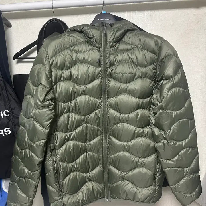 [BUNJANG] Peak Performance Helium Down Hooded Jacket - L / Peak Performance 힐리움 다운 후드 자켓 L