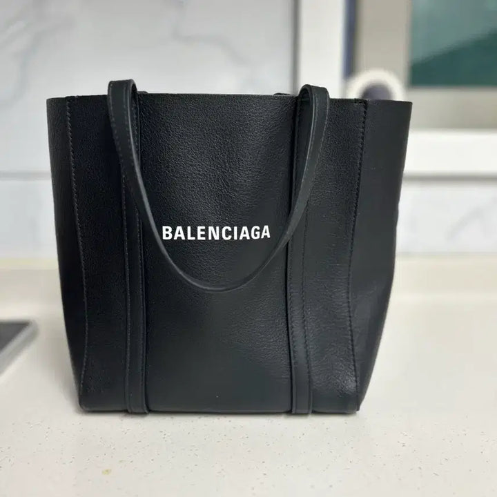 [BUNJANG] Balenciaga XXS Black Leather Tote Bag / 발렌시아가 블랙 레더 토트백 XXS