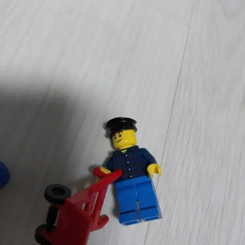 [BUNJANG] Lego Billy Thompson Truck Minifigure with Red Wheelbarrow / 레고 빌리톰슨 트럭 미니피겨  빨간 손수레