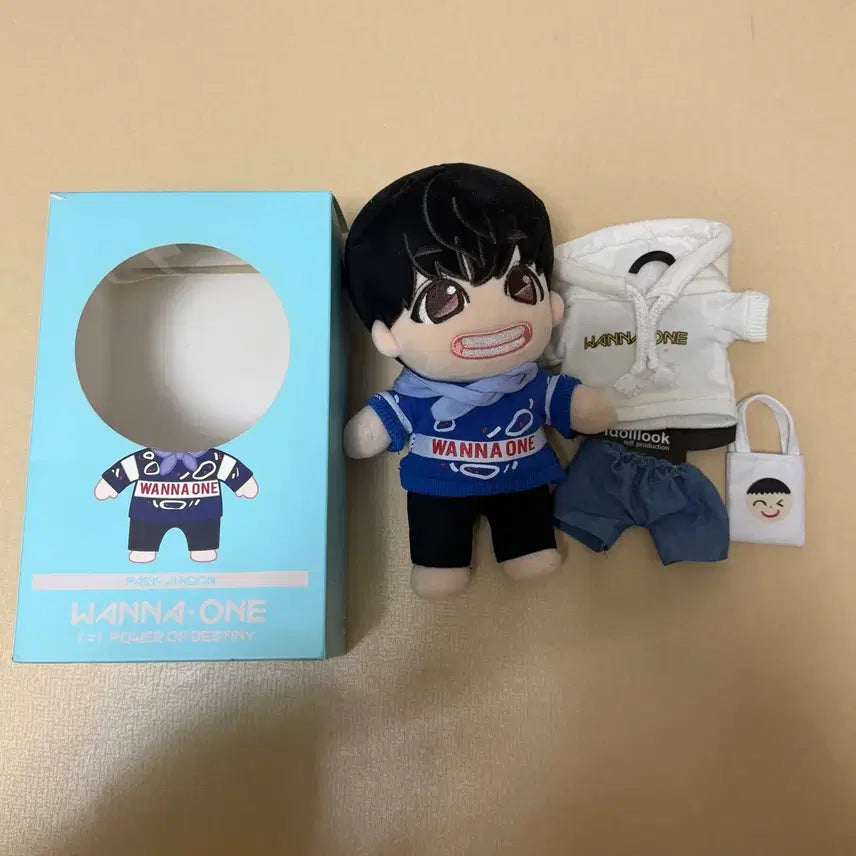 [BUNJANG] Wanna One Park Jihoon Official Doll / 워너원 박지훈 공식 인형 양도 왕사남