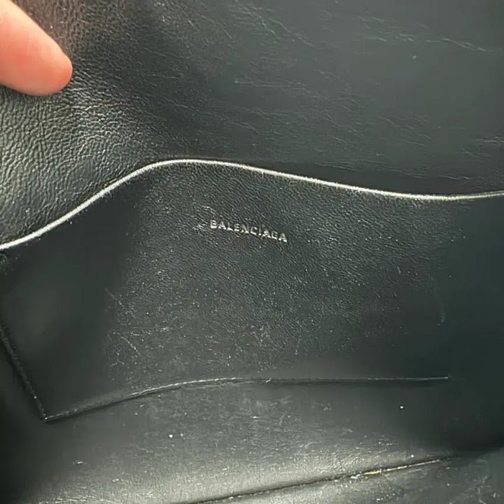 [BUNJANG] Balenciaga Logo Calfskin Clutch L / [대전백화점] 발렌시아가 로고 카프스킨 클러치 L