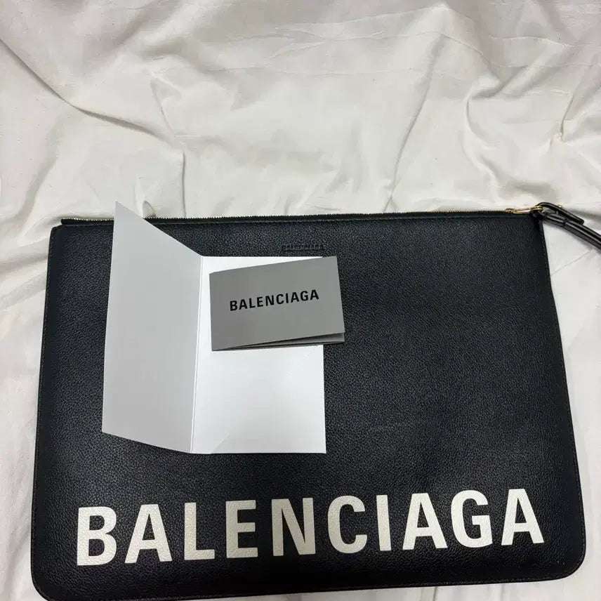 [BUNJANG] Balenciaga Logo Calfskin Clutch L / [대전백화점] 발렌시아가 로고 카프스킨 클러치 L