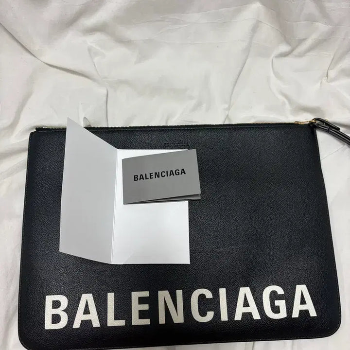 [BUNJANG] Balenciaga Logo Calfskin Clutch L / [대전백화점] 발렌시아가 로고 카프스킨 클러치 L