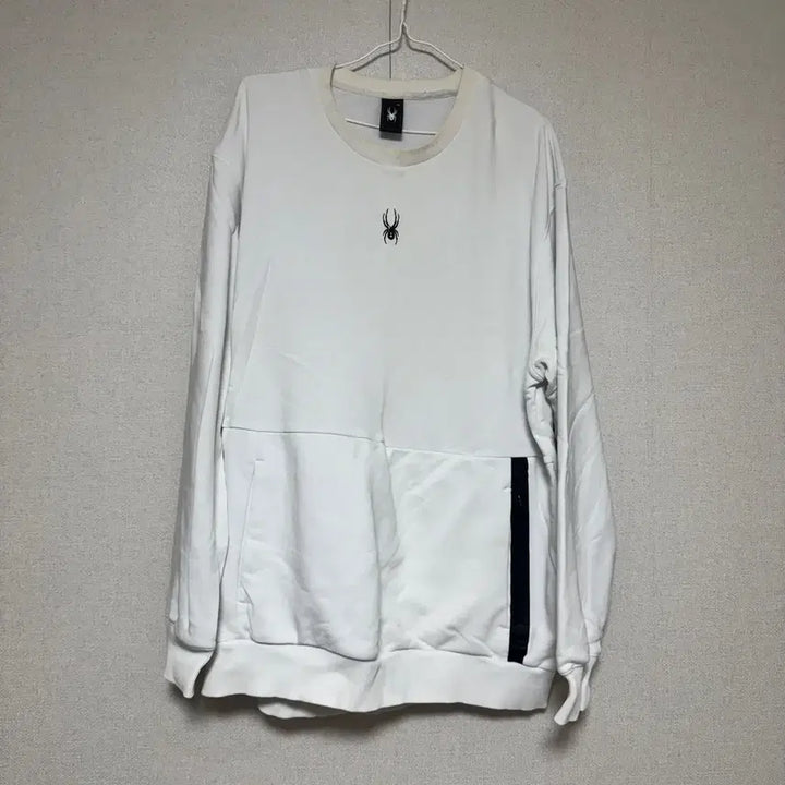 [BUNJANG] Spider White Sweatshirt XXL / 스파이더 흰색 맨투맨 XXL 팝니다!