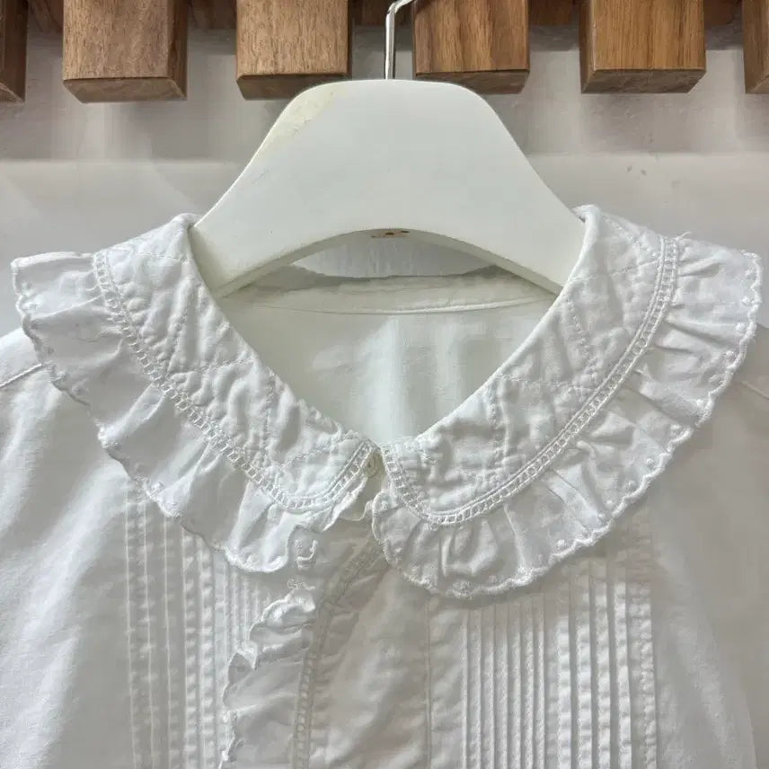 [BUNJANG] Pink House Frill Lace Blouse / Pink House 핑크하우스 둥근카라프릴 핀턱 레이스 퍼프소매 블라우스