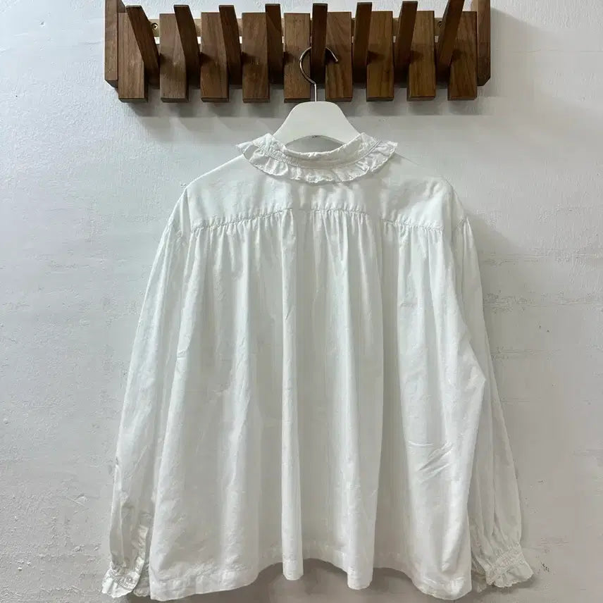 [BUNJANG] Pink House Frill Lace Blouse / Pink House 핑크하우스 둥근카라프릴 핀턱 레이스 퍼프소매 블라우스