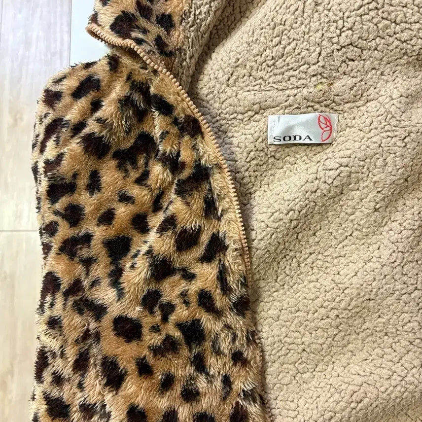 [BUNJANG] Vintage Y2K Leopard Print Hooded Fur Zip-Up Jacket / 빈티지 갸루 y2K 호피 레오파드 후드 퍼 집업