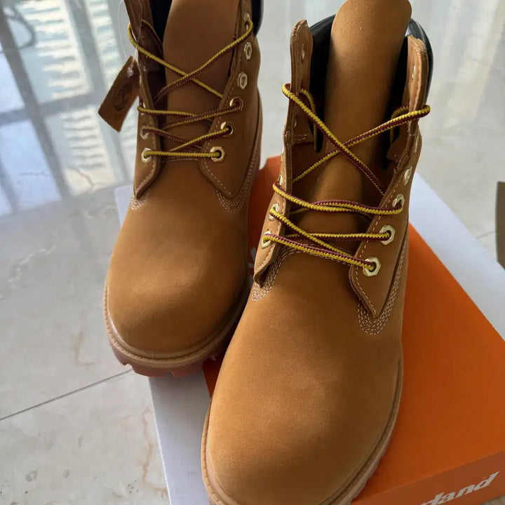 [BUNJANG] Timberland Premium 6-Inch Waterproof Boots - Wheat Nubuck 275mm Wide / 팀버랜드 프리미엄 6인치 워터프루프 부츠 위트 누벅 - 와이드 275mm
