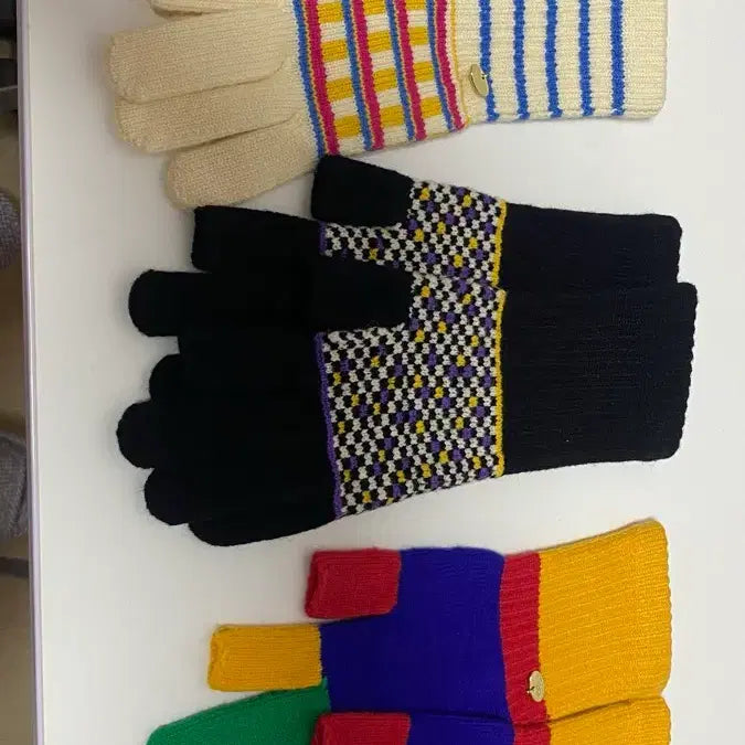 [BUNJANG] Wiggle Wiggle Colorful Knit Gloves / 위글위글.새상품 /컬러풀 니트 장갑 3종