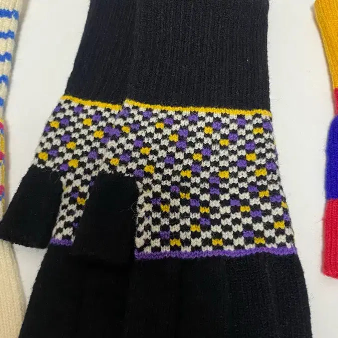 [BUNJANG] Wiggle Wiggle Colorful Knit Gloves / 위글위글.새상품 /컬러풀 니트 장갑 3종