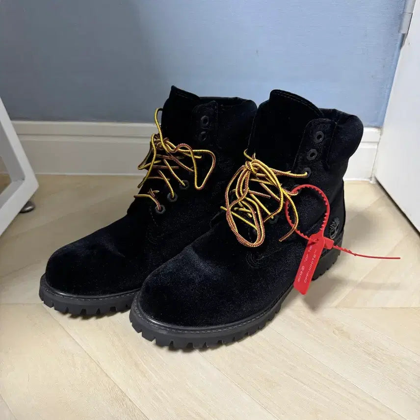 [BUNJANG] Timberland Off-White 6-Inch Velvet Boots / 팀버랜드 오프화이트 6인치 부츠 벨벳 블랙 250