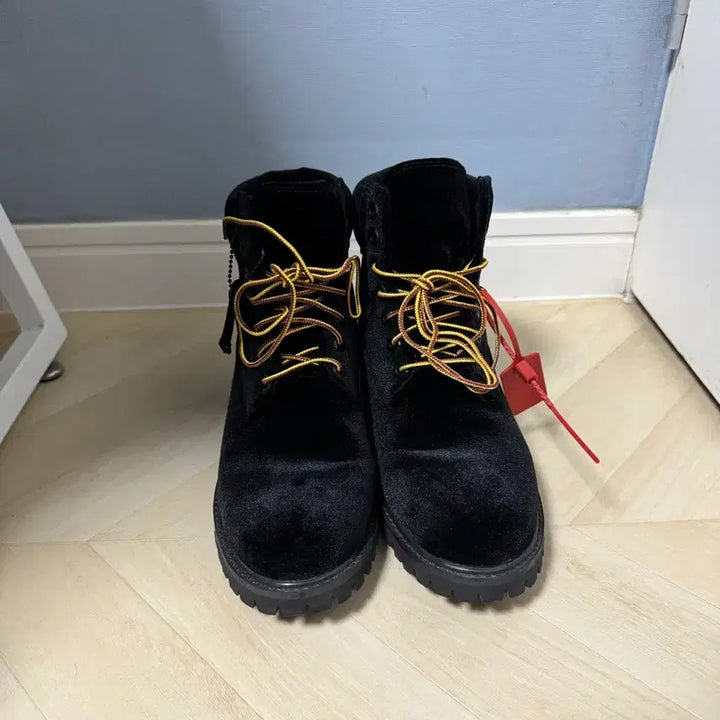 [BUNJANG] Timberland Off-White 6-Inch Velvet Boots / 팀버랜드 오프화이트 6인치 부츠 벨벳 블랙 250