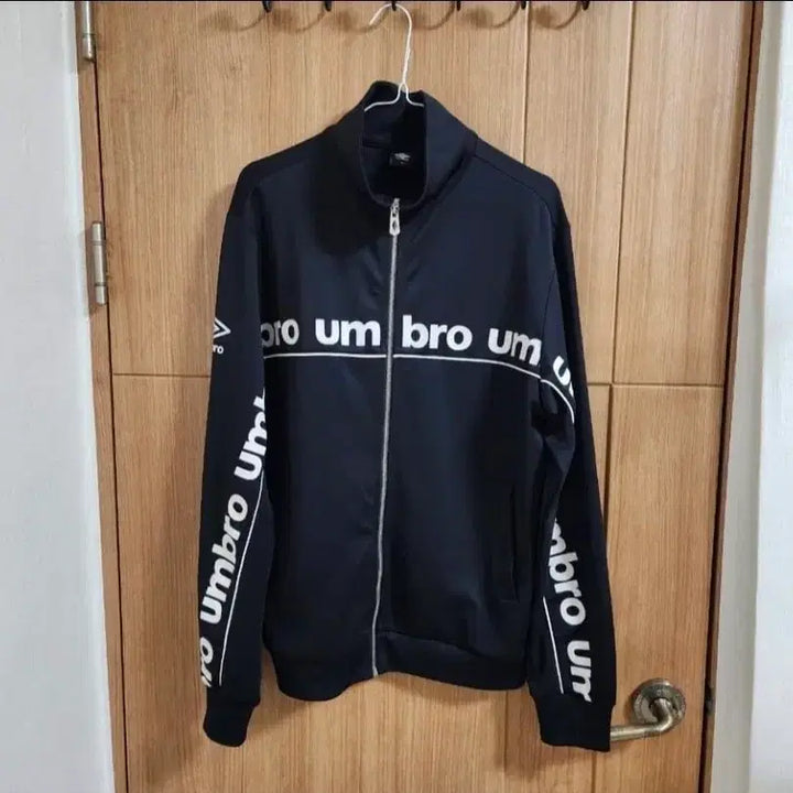 [SOLD OUT] (100)엄브로 트레이닝복 세트