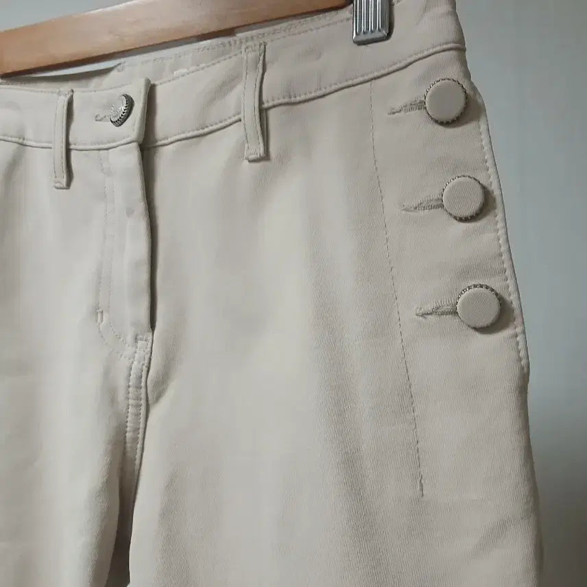 [BUNJANG] Mine Beige Bootcut Side Button Pants / 마인베이지 부츠컷 옆단추 바지(61)