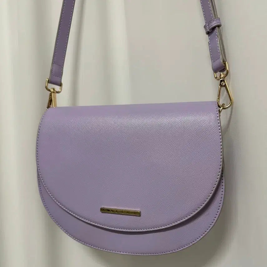 [BUNJANG] VALLUV Ar Crossbody Bag / VALLUV 밸럽 아르 크로스백 가방
