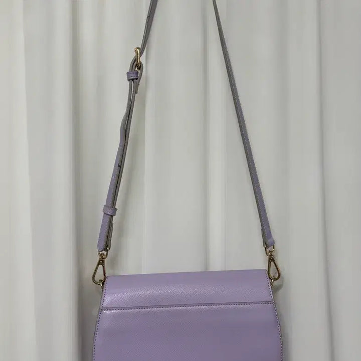 [BUNJANG] VALLUV Ar Crossbody Bag / VALLUV 밸럽 아르 크로스백 가방
